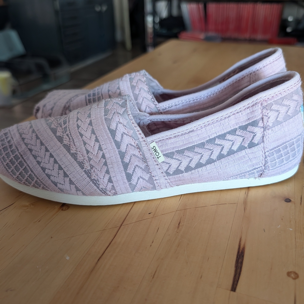 Toms Lilac Slip-On Flats Size 7.5
